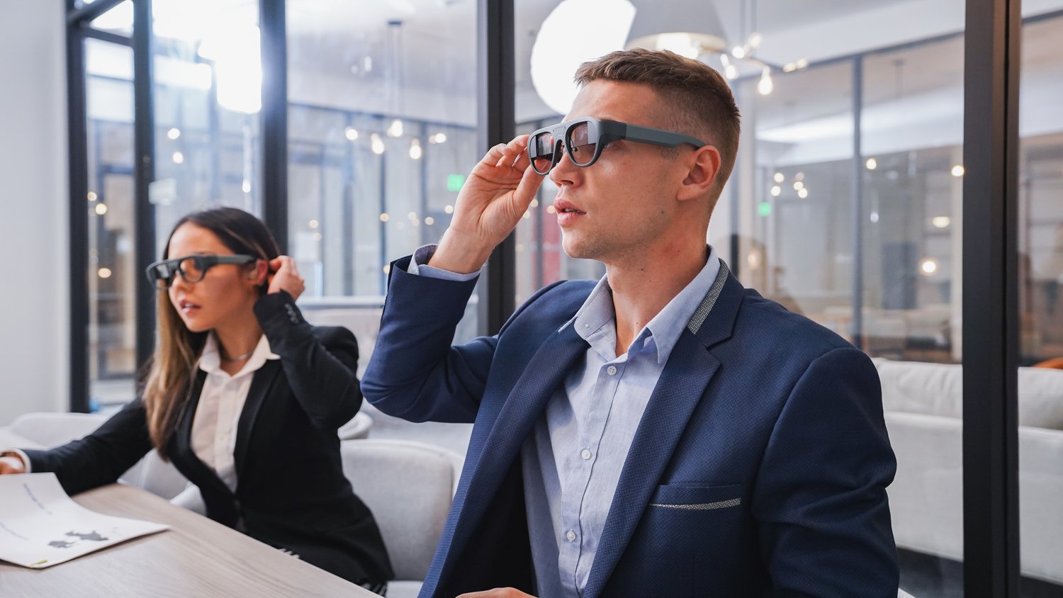 LeionHey v&agrave; VSL Labs x&aacute;c định lại giao tiếp cho người khiếm th&iacute;nh v&agrave; khiếm th&iacute;nh